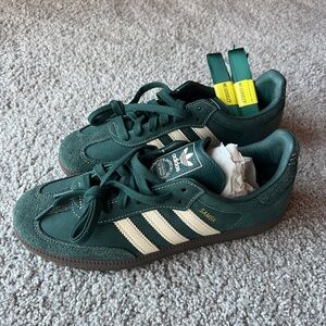 NEW Women’s Adidas Samba Forest Green - size 9.5